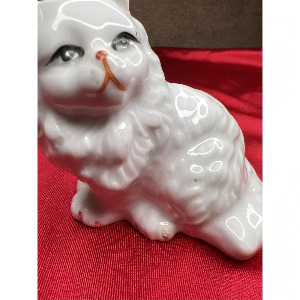 Vintage Small White Persian Cat Figurine Signed GOT 2.5 In X 3 In